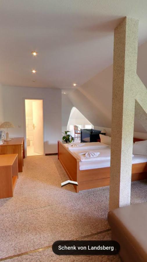 Hotel & Restaurant Schenk Von Landsberg Тойпиц Екстериор снимка